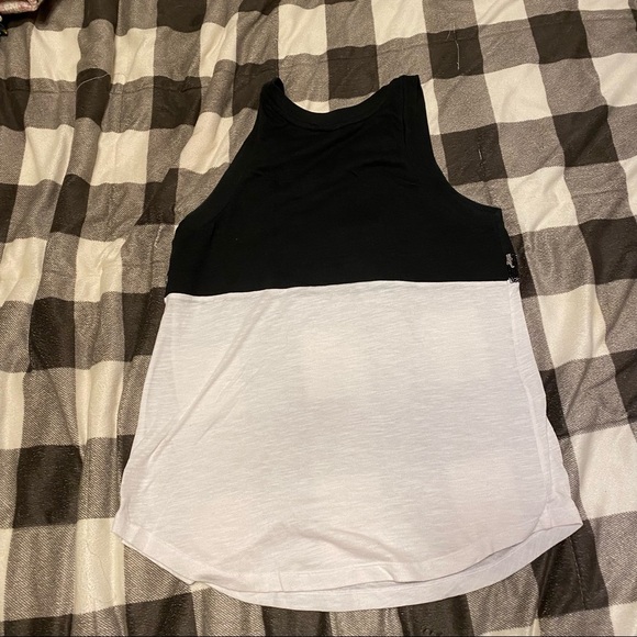 VS PINK tank - Picture 2 of 4